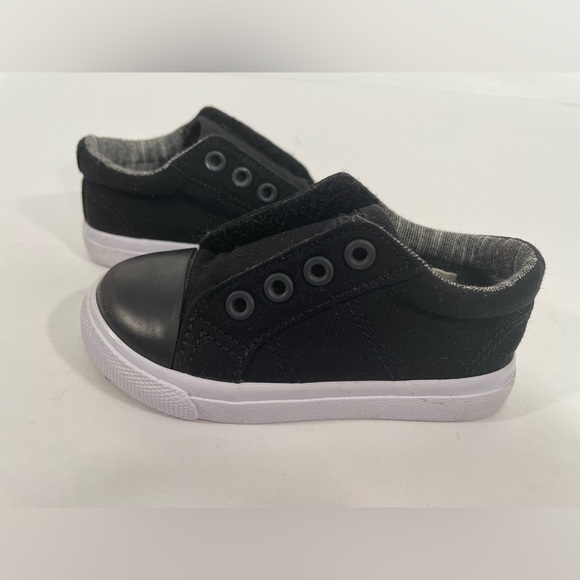 Toddler’s Size 6 Cat And Jack “Converse Style” Black Slip On Laceless Shoes - Picture 6 of 7
